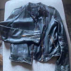 Zara Basic women’s leather jacket sz M
